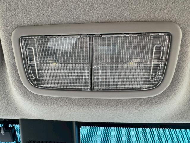 シャトル ハイブリッド　ホンダセンシング　グー鑑定書付／ナビ／バックカメラ／衝突軽減ブレーキ／ＥＴＣ／アダプティブクルーズコントロール／Ｂｌｕｅｔｏｏｔｈ／レーンアシスト／プッシュスタート／スマートキー／スペアスマートキー／オートエアコン（40枚目）