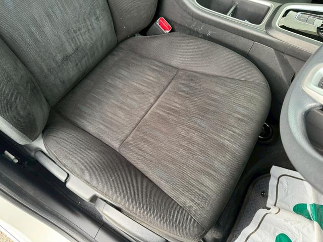 シャトル ハイブリッド　ホンダセンシング　グー鑑定書付／ナビ／バックカメラ／衝突軽減ブレーキ／ＥＴＣ／アダプティブクルーズコントロール／Ｂｌｕｅｔｏｏｔｈ／レーンアシスト／プッシュスタート／スマートキー／スペアスマートキー／オートエアコン（50枚目）