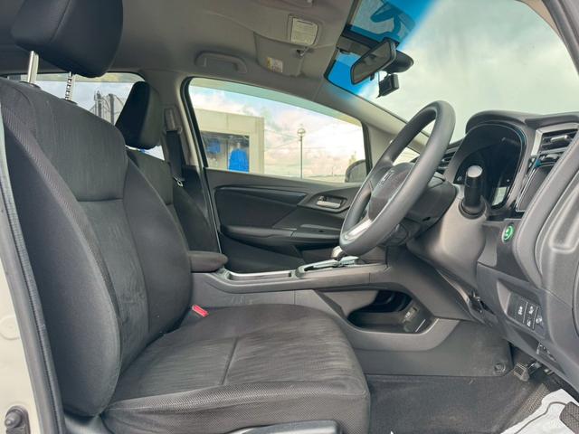 シャトル ハイブリッド　ホンダセンシング　グー鑑定書付／ナビ／バックカメラ／衝突軽減ブレーキ／ＥＴＣ／アダプティブクルーズコントロール／Ｂｌｕｅｔｏｏｔｈ／レーンアシスト／プッシュスタート／スマートキー／スペアスマートキー／オートエアコン（51枚目）