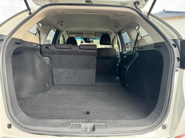 シャトル ハイブリッド　ホンダセンシング　グー鑑定書付／ナビ／バックカメラ／衝突軽減ブレーキ／ＥＴＣ／アダプティブクルーズコントロール／Ｂｌｕｅｔｏｏｔｈ／レーンアシスト／プッシュスタート／スマートキー／スペアスマートキー／オートエアコン（59枚目）