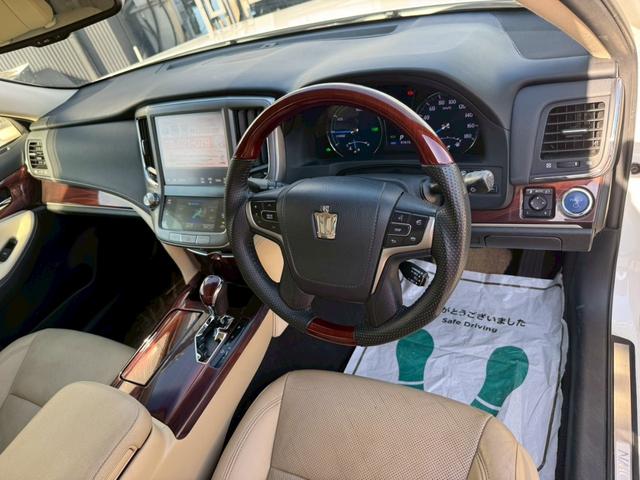 クラウンハイブリッド ロイヤルサルーンG グー鑑定書付/純正ナビ/バックカメラ/ETC車載器/クルーズコントロール/パワーシート/シートヒーター/シートエアコン/フルセグテレビ/Bluetooth/Wエアコン/ディスチャージヘッドライト(49枚目)