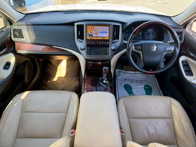 クラウンハイブリッド ロイヤルサルーンG グー鑑定書付/純正ナビ/バックカメラ/ETC車載器/クルーズコントロール/パワーシート/シートヒーター/シートエアコン/フルセグテレビ/Bluetooth/Wエアコン/ディスチャージヘッドライト(74枚目)