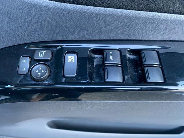 パレットＳＷ リミテッドＩＩ　グー鑑定書付／純正ナビ／バックカメラ／シートヒーター／両側パワースライドドア／ディスチャージヘッドライト／テレビ／ＣＤ／オートライト／純正１４インチアルミホイール／スマートキー／ステアリングリモコン（29枚目）