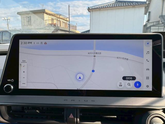 プリウス Ｚ　グー鑑定書付／ディスプレイオーディオ／ナビ／パワーシート／バックカメラ／レーダークルーズコントロール／ＥＴＣ車載器／シートヒーター／フルセグテレビ／Ｂｌｕｅｔｏｏｔｈ／プッシュスタート／スマートキー（4枚目）