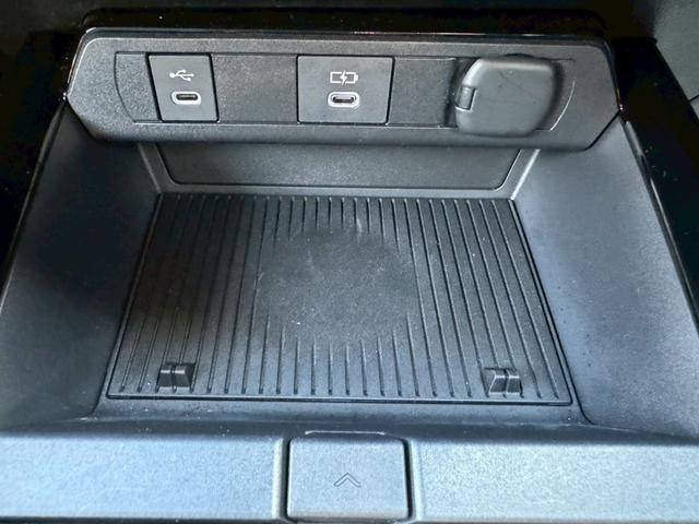 プリウス Ｚ　グー鑑定書付／ディスプレイオーディオ／ナビ／パワーシート／バックカメラ／レーダークルーズコントロール／ＥＴＣ車載器／シートヒーター／フルセグテレビ／Ｂｌｕｅｔｏｏｔｈ／プッシュスタート／スマートキー（44枚目）