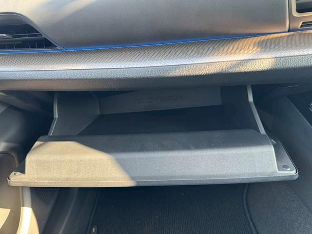 プリウス Ｚ　グー鑑定書付／ディスプレイオーディオ／ナビ／パワーシート／バックカメラ／レーダークルーズコントロール／ＥＴＣ車載器／シートヒーター／フルセグテレビ／Ｂｌｕｅｔｏｏｔｈ／プッシュスタート／スマートキー（46枚目）