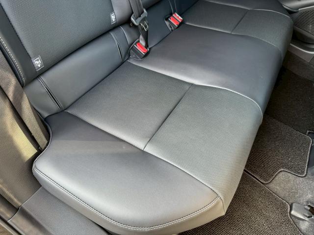 プリウス Ｚ　グー鑑定書付／ディスプレイオーディオ／ナビ／パワーシート／バックカメラ／レーダークルーズコントロール／ＥＴＣ車載器／シートヒーター／フルセグテレビ／Ｂｌｕｅｔｏｏｔｈ／プッシュスタート／スマートキー（56枚目）