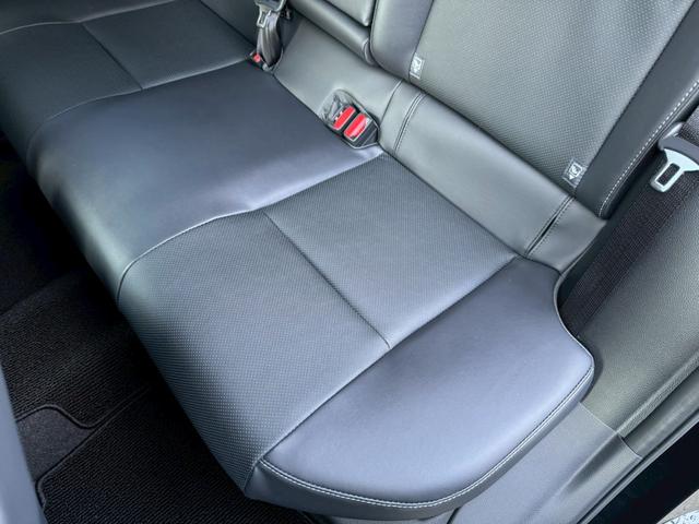 プリウス Ｚ　グー鑑定書付／ディスプレイオーディオ／ナビ／パワーシート／バックカメラ／レーダークルーズコントロール／ＥＴＣ車載器／シートヒーター／フルセグテレビ／Ｂｌｕｅｔｏｏｔｈ／プッシュスタート／スマートキー（65枚目）