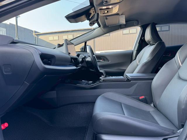 プリウス Ｚ　グー鑑定書付／ディスプレイオーディオ／ナビ／パワーシート／バックカメラ／レーダークルーズコントロール／ＥＴＣ車載器／シートヒーター／フルセグテレビ／Ｂｌｕｅｔｏｏｔｈ／プッシュスタート／スマートキー（71枚目）