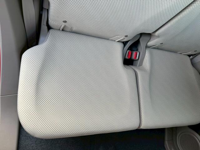 ★大型車検整備工場併設★常時２級整備士の資格を持ったスタッフがおりますので、ご購入後の車検、メンテナンス等のアフターフォローも軽ワールドにお任せください。