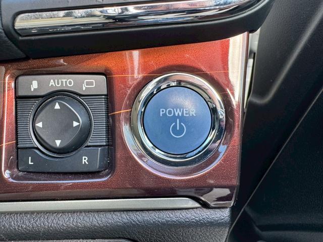 クラウンハイブリッド ロイヤル　グー認定書付／ＨＤＤナビ／バックカメラ／ＥＴＣ車載器／パワーシート／ディスチャージヘッドライト／フルセグテレビ／Ｂｌｕｅｔｏｏｔｈ／プッシュスタート／スマートキー／純正１６インチホイール（12枚目）