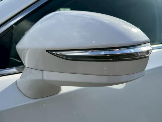 クラウンハイブリッド ロイヤル　グー認定書付／ＨＤＤナビ／バックカメラ／ＥＴＣ車載器／パワーシート／ディスチャージヘッドライト／フルセグテレビ／Ｂｌｕｅｔｏｏｔｈ／プッシュスタート／スマートキー／純正１６インチホイール（28枚目）