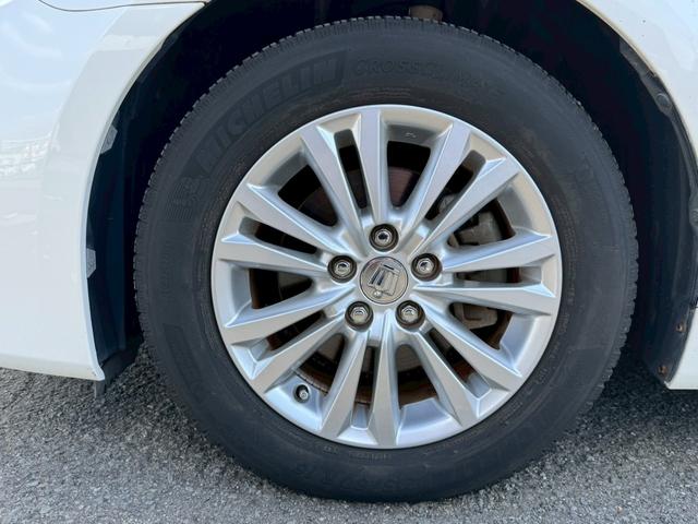 クラウンハイブリッド ロイヤル　グー認定書付／ＨＤＤナビ／バックカメラ／ＥＴＣ車載器／パワーシート／ディスチャージヘッドライト／フルセグテレビ／Ｂｌｕｅｔｏｏｔｈ／プッシュスタート／スマートキー／純正１６インチホイール（29枚目）