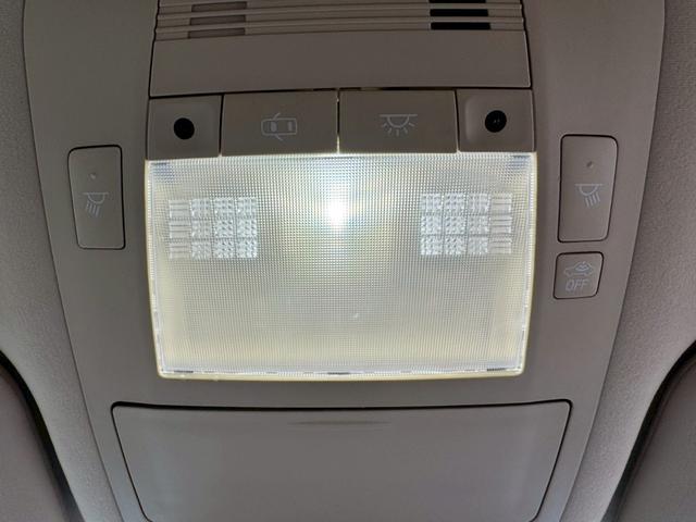 クラウンハイブリッド ロイヤル　グー認定書付／ＨＤＤナビ／バックカメラ／ＥＴＣ車載器／パワーシート／ディスチャージヘッドライト／フルセグテレビ／Ｂｌｕｅｔｏｏｔｈ／プッシュスタート／スマートキー／純正１６インチホイール（38枚目）