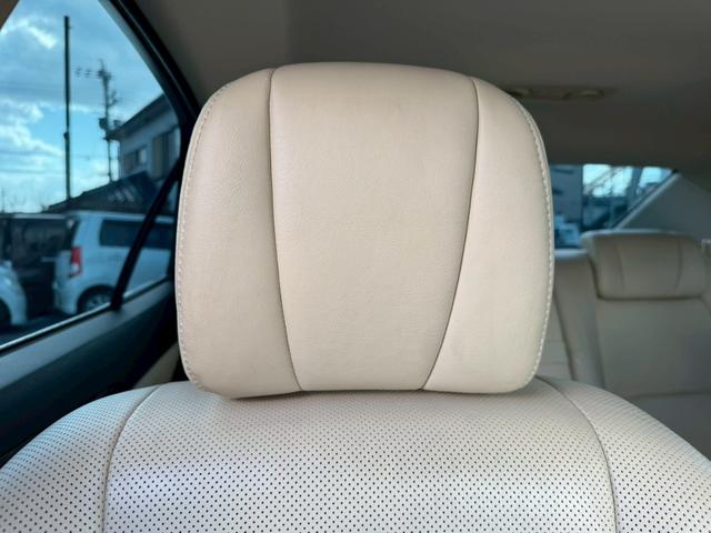 クラウンハイブリッド ロイヤル　グー認定書付／ＨＤＤナビ／バックカメラ／ＥＴＣ車載器／パワーシート／ディスチャージヘッドライト／フルセグテレビ／Ｂｌｕｅｔｏｏｔｈ／プッシュスタート／スマートキー／純正１６インチホイール（45枚目）