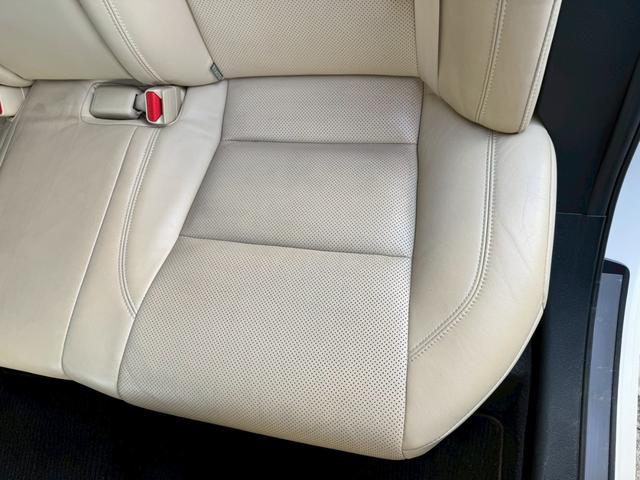 クラウンハイブリッド ロイヤル　グー認定書付／ＨＤＤナビ／バックカメラ／ＥＴＣ車載器／パワーシート／ディスチャージヘッドライト／フルセグテレビ／Ｂｌｕｅｔｏｏｔｈ／プッシュスタート／スマートキー／純正１６インチホイール（60枚目）