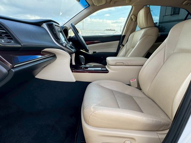 クラウンハイブリッド ロイヤル　グー認定書付／ＨＤＤナビ／バックカメラ／ＥＴＣ車載器／パワーシート／ディスチャージヘッドライト／フルセグテレビ／Ｂｌｕｅｔｏｏｔｈ／プッシュスタート／スマートキー／純正１６インチホイール（66枚目）