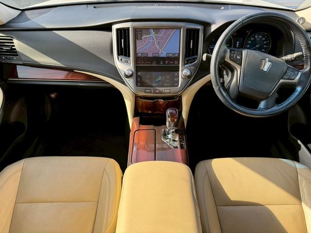 クラウンハイブリッド ロイヤル　グー認定書付／ＨＤＤナビ／バックカメラ／ＥＴＣ車載器／パワーシート／ディスチャージヘッドライト／フルセグテレビ／Ｂｌｕｅｔｏｏｔｈ／プッシュスタート／スマートキー／純正１６インチホイール（69枚目）