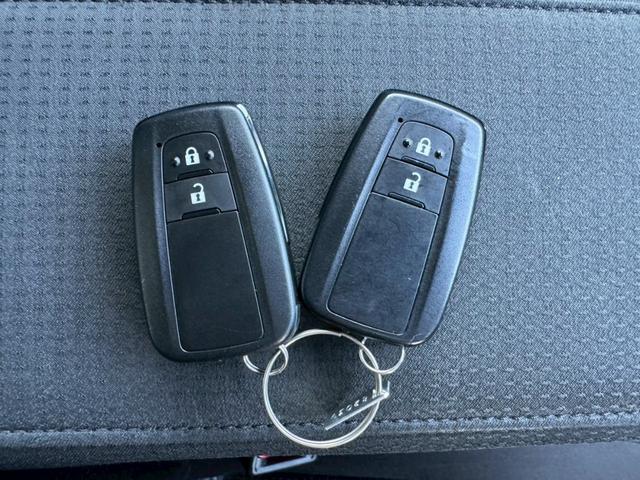 プリウス S グー認定書付/ナビ/バックカメラ/衝突軽減ブレーキ/ETC車載器/クルーズコントロール/プッシュスタート/Bluetooth/スペアスマートキー/LEDヘッドライト/オートマチックハイビーム(9枚目)