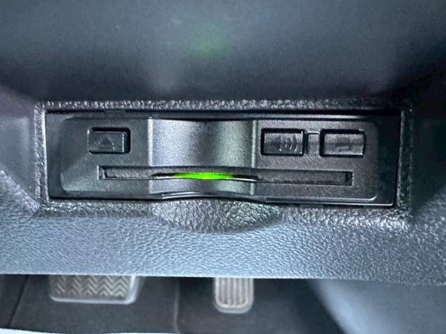 プリウス S グー認定書付/ナビ/バックカメラ/衝突軽減ブレーキ/ETC車載器/クルーズコントロール/プッシュスタート/Bluetooth/スペアスマートキー/LEDヘッドライト/オートマチックハイビーム(13枚目)