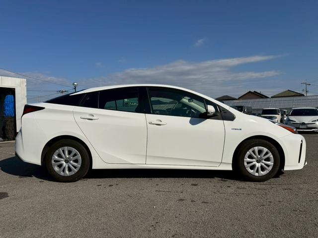 プリウス S グー認定書付/ナビ/バックカメラ/衝突軽減ブレーキ/ETC車載器/クルーズコントロール/プッシュスタート/Bluetooth/スペアスマートキー/LEDヘッドライト/オートマチックハイビーム(20枚目)