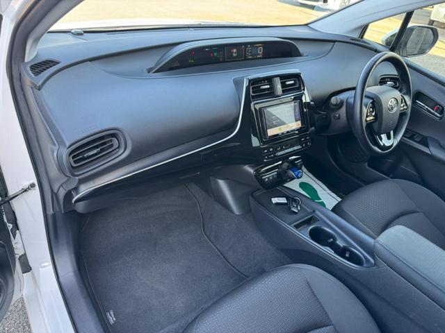 プリウス S グー認定書付/ナビ/バックカメラ/衝突軽減ブレーキ/ETC車載器/クルーズコントロール/プッシュスタート/Bluetooth/スペアスマートキー/LEDヘッドライト/オートマチックハイビーム(65枚目)