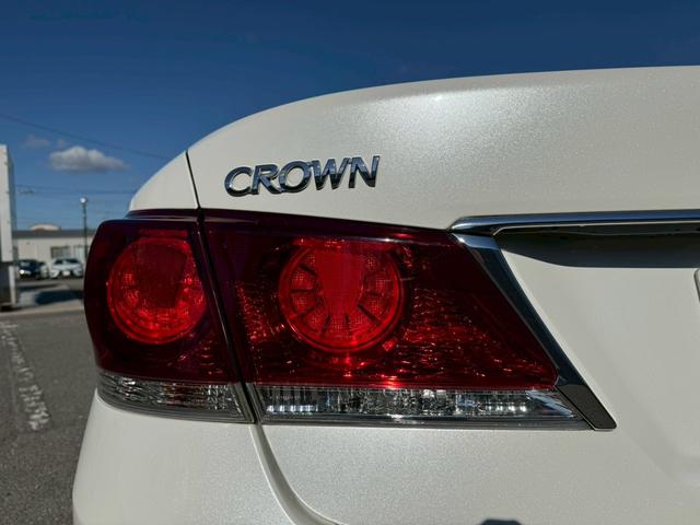 クラウンハイブリッド アスリートS グー鑑定書付/純正ナビ/バックカメラ/衝突軽減ブレーキ/レーダークルーズコントロール/ETC車載器/フルセグテレビ/Bluetooth/シートヒーター/シートエアコン/プッシュスタート/スマートキー(26枚目)