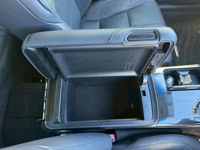 クラウンハイブリッド アスリートS グー鑑定書付/純正ナビ/バックカメラ/衝突軽減ブレーキ/レーダークルーズコントロール/ETC車載器/フルセグテレビ/Bluetooth/シートヒーター/シートエアコン/プッシュスタート/スマートキー(48枚目)