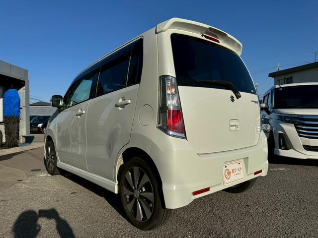 ワゴンRスティングレー リミテッドII グー鑑定書付/オーディオ/ラジオ/シートヒーター/プッシュスタート/スマートキー/ディスチャージヘッドライト/純正15インチアルミホイール/オートライト/オートエアコン/フルフラットシート(14枚目)