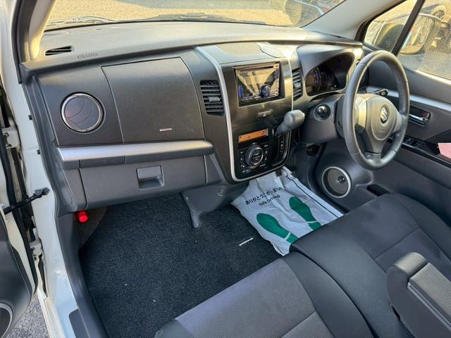 ワゴンRスティングレー リミテッドII グー鑑定書付/オーディオ/ラジオ/シートヒーター/プッシュスタート/スマートキー/ディスチャージヘッドライト/純正15インチアルミホイール/オートライト/オートエアコン/フルフラットシート(64枚目)