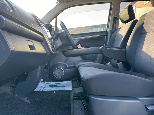 ワゴンRスティングレー リミテッドII グー鑑定書付/オーディオ/ラジオ/シートヒーター/プッシュスタート/スマートキー/ディスチャージヘッドライト/純正15インチアルミホイール/オートライト/オートエアコン/フルフラットシート(68枚目)