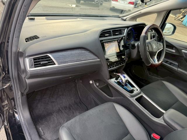 シャトル ハイブリッドZ グー鑑定書付/純正ナビ/バックカメラ/衝突軽減ブレーキ/シートヒーター/クルーズコントロール/フルセグテレビ/Bluetooth/CD/DVD/ETC車載器/スペアスマートキー/ワイパーデアイサー(67枚目)