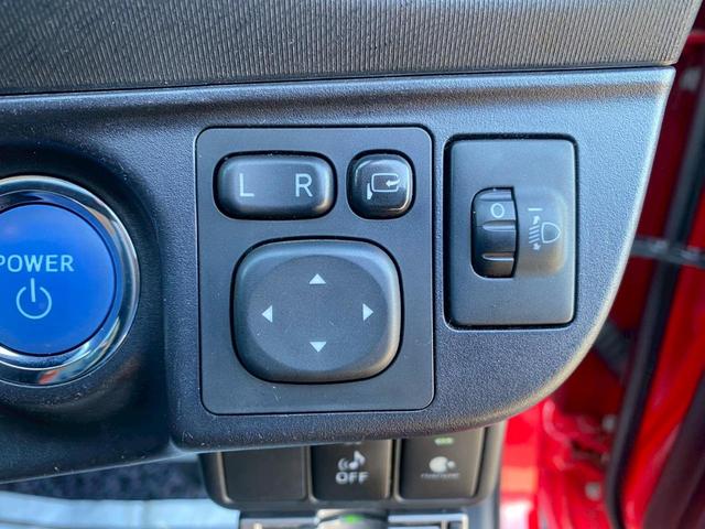 アクア Ｓ　グー鑑定書付／純正ナビ／バックカメラ／ＥＴＣ車載器／シートヒーター／フルセグテレビ／Ｂｌｕｅｔｏｏｔｈ／プッシュスタート／スマートキー／ステアリングリモコン／ＣＤ／ＤＶＤ／ラジオ／オートライト（12枚目）