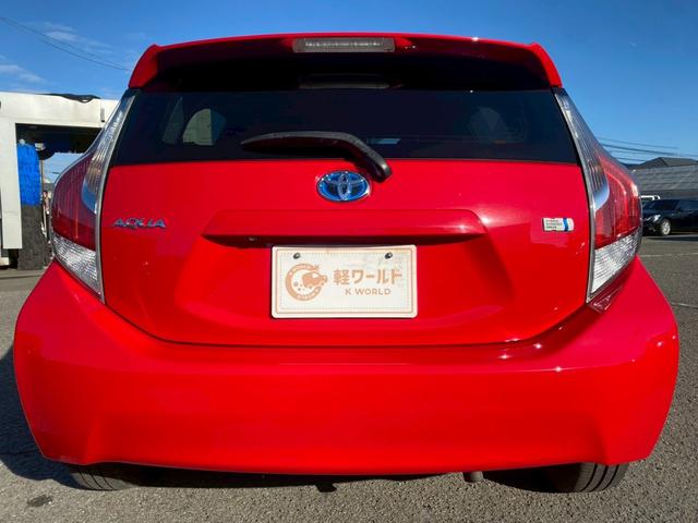 アクア Ｓ　グー鑑定書付／純正ナビ／バックカメラ／ＥＴＣ車載器／シートヒーター／フルセグテレビ／Ｂｌｕｅｔｏｏｔｈ／プッシュスタート／スマートキー／ステアリングリモコン／ＣＤ／ＤＶＤ／ラジオ／オートライト（19枚目）