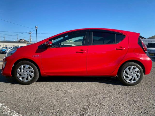 アクア Ｓ　グー鑑定書付／純正ナビ／バックカメラ／ＥＴＣ車載器／シートヒーター／フルセグテレビ／Ｂｌｕｅｔｏｏｔｈ／プッシュスタート／スマートキー／ステアリングリモコン／ＣＤ／ＤＶＤ／ラジオ／オートライト（22枚目）