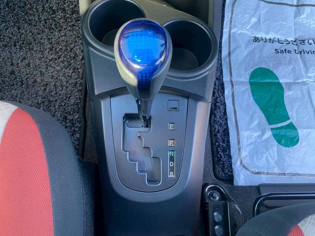 アクア Ｓ　グー鑑定書付／純正ナビ／バックカメラ／ＥＴＣ車載器／シートヒーター／フルセグテレビ／Ｂｌｕｅｔｏｏｔｈ／プッシュスタート／スマートキー／ステアリングリモコン／ＣＤ／ＤＶＤ／ラジオ／オートライト（37枚目）