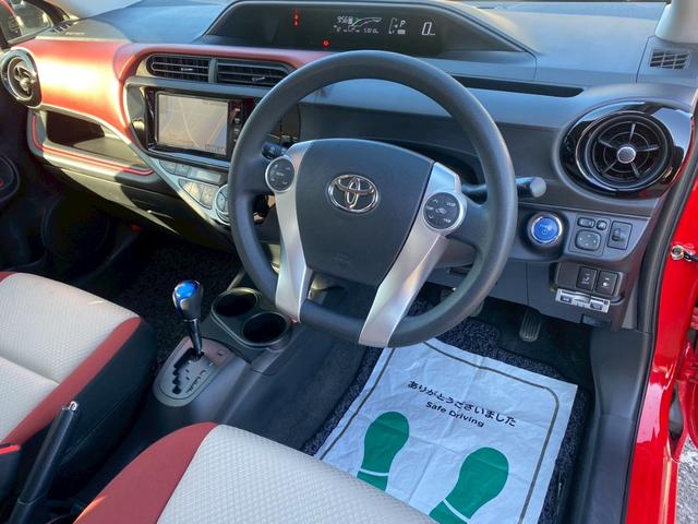 アクア Ｓ　グー鑑定書付／純正ナビ／バックカメラ／ＥＴＣ車載器／シートヒーター／フルセグテレビ／Ｂｌｕｅｔｏｏｔｈ／プッシュスタート／スマートキー／ステアリングリモコン／ＣＤ／ＤＶＤ／ラジオ／オートライト（47枚目）