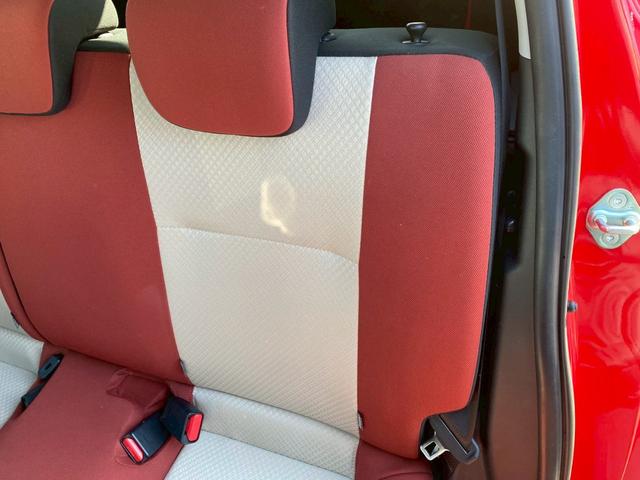 アクア Ｓ　グー鑑定書付／純正ナビ／バックカメラ／ＥＴＣ車載器／シートヒーター／フルセグテレビ／Ｂｌｕｅｔｏｏｔｈ／プッシュスタート／スマートキー／ステアリングリモコン／ＣＤ／ＤＶＤ／ラジオ／オートライト（64枚目）