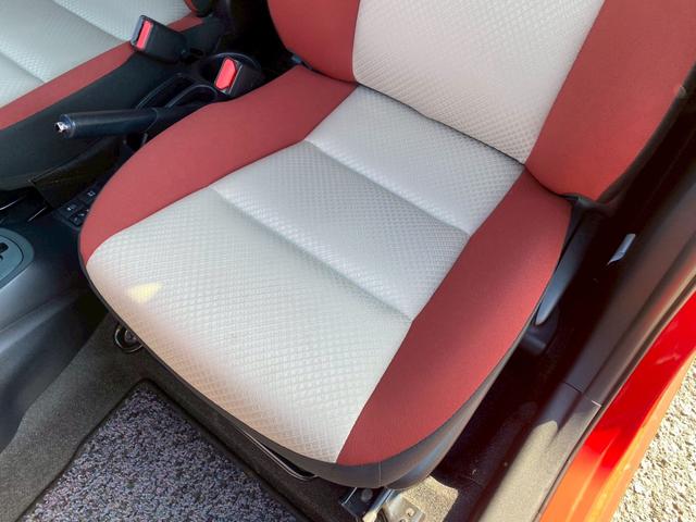 アクア Ｓ　グー鑑定書付／純正ナビ／バックカメラ／ＥＴＣ車載器／シートヒーター／フルセグテレビ／Ｂｌｕｅｔｏｏｔｈ／プッシュスタート／スマートキー／ステアリングリモコン／ＣＤ／ＤＶＤ／ラジオ／オートライト（71枚目）