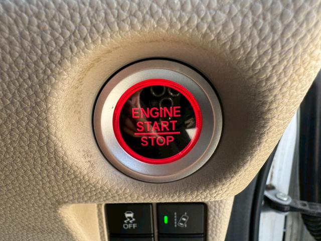 Ｎ－ＢＯＸ Ｇホンダセンシング　グー認定書付／純正８インチナビ／バックカメラ／衝突軽減ブレーキ／クルーズコントロール／ＥＴＣ／Ｂｌｕｅｔｏｏｔｈ／フルセグテレビ／プッシュスタート／スマートキー／ＬＥＤライト／ステアリングリモコン（12枚目）