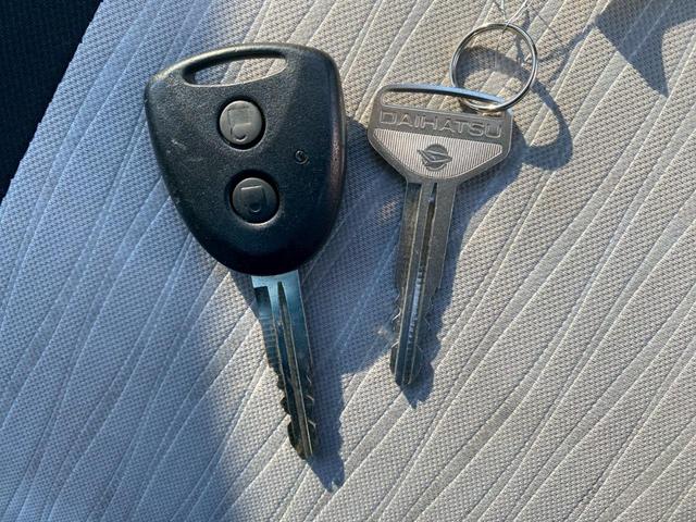 ミライース Ｘ　ＳＡＩＩＩ　グー鑑定書付／純正オーディオ／衝突軽減ブレーキ／コーナーセンサー／オートマチックハイビーム／ラジオ／ＣＤ／ＬＥＤヘッドライト／電動格納ミラー／キーレスエントリー／アイドリングストップ／ベンチシート（9枚目）