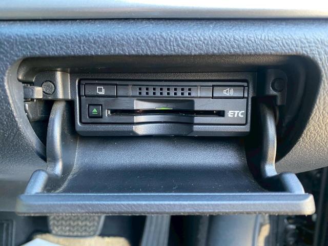 クラウンハイブリッド ロイヤルサルーン　グー鑑定書付／バックカメラ／ＥＴＣ車載器／クリアランスソナー／レーダークルーズコントロール／パワーシート／シートヒーター／シートエアコン／プッシュスタート／スマートキー／純正１６インチアルミホイール（10枚目）