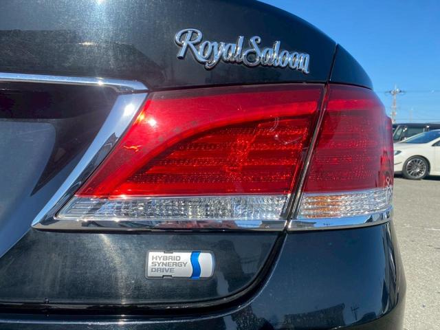 クラウンハイブリッド ロイヤルサルーン　グー鑑定書付／バックカメラ／ＥＴＣ車載器／クリアランスソナー／レーダークルーズコントロール／パワーシート／シートヒーター／シートエアコン／プッシュスタート／スマートキー／純正１６インチアルミホイール（25枚目）