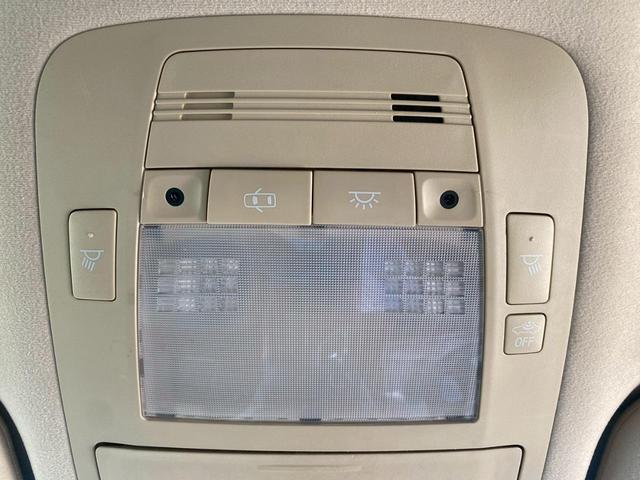 クラウンハイブリッド ロイヤルサルーン　グー鑑定書付／バックカメラ／ＥＴＣ車載器／クリアランスソナー／レーダークルーズコントロール／パワーシート／シートヒーター／シートエアコン／プッシュスタート／スマートキー／純正１６インチアルミホイール（42枚目）