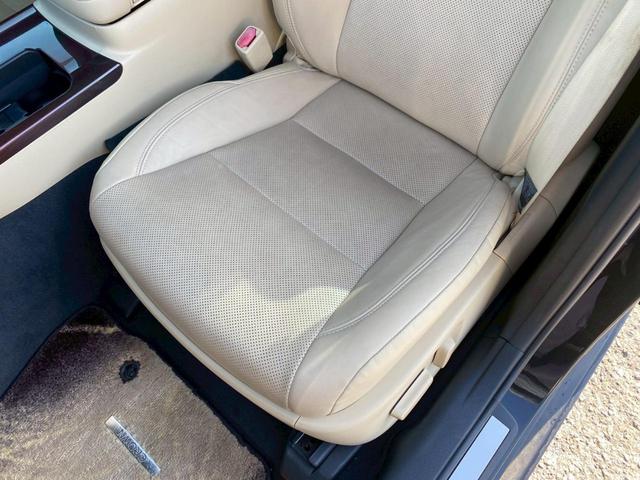 クラウンハイブリッド ロイヤルサルーン　グー鑑定書付／バックカメラ／ＥＴＣ車載器／クリアランスソナー／レーダークルーズコントロール／パワーシート／シートヒーター／シートエアコン／プッシュスタート／スマートキー／純正１６インチアルミホイール（67枚目）