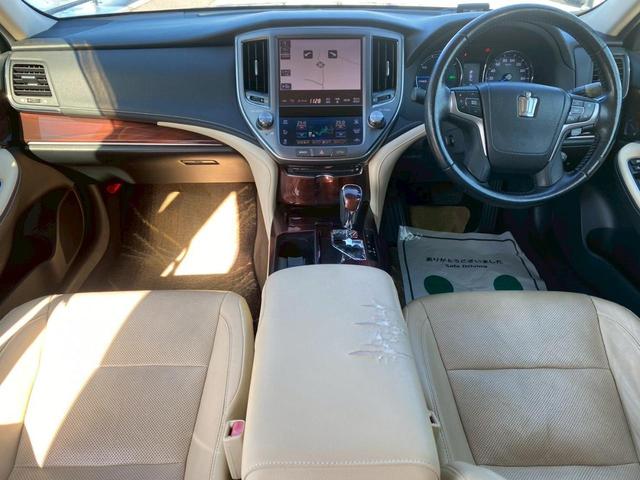 クラウンハイブリッド ロイヤルサルーン　グー鑑定書付／バックカメラ／ＥＴＣ車載器／クリアランスソナー／レーダークルーズコントロール／パワーシート／シートヒーター／シートエアコン／プッシュスタート／スマートキー／純正１６インチアルミホイール（71枚目）