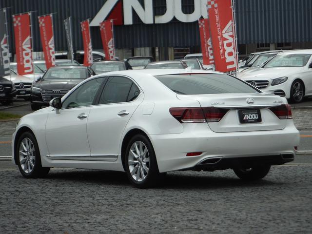 LS460 バージョンC 純正HDDナビマルチ・サンルーフ 本革エアーシート・スマートキー・純正18インチアルミ・BSM・クリアランスソナー・コンビハンドル・ハンドルヒーター・ビルトインETC(3枚目)