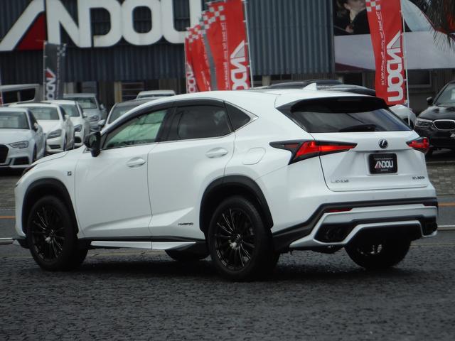 ｎｘ レクサス ｎｘ３００ｈ ｆスポーツ 純正ｓｄナビマルチ パノラマルーフ パノラミックビューモニター 白黒革エアーシート ｔｒｄエアロ マフラー １９インチアルミ 三眼ｌｅｄライト パワーバックドア プリクラッシュセーフティ ｂｓｍ 福岡県