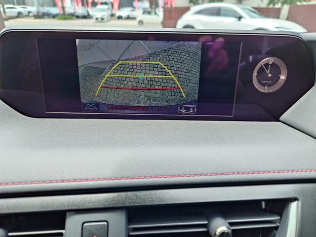 ＵＸ ＵＸ２５０ｈ　Ｆスポーツ　ＴＲＤエアロ＆マフラー・純正ナビマルチ・本革パワーシート・三眼ＬＥＤライト・オートハイビーム・パワーバックドア・レーダークルーズ・レクサスセーフティ・クリアランスソナー・ハンドルヒーター（17枚目）