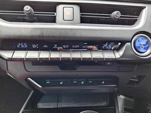 ＵＸ ＵＸ２５０ｈ　Ｆスポーツ　ＴＲＤエアロ＆マフラー・純正ナビマルチ・本革パワーシート・三眼ＬＥＤライト・オートハイビーム・パワーバックドア・レーダークルーズ・レクサスセーフティ・クリアランスソナー・ハンドルヒーター（18枚目）